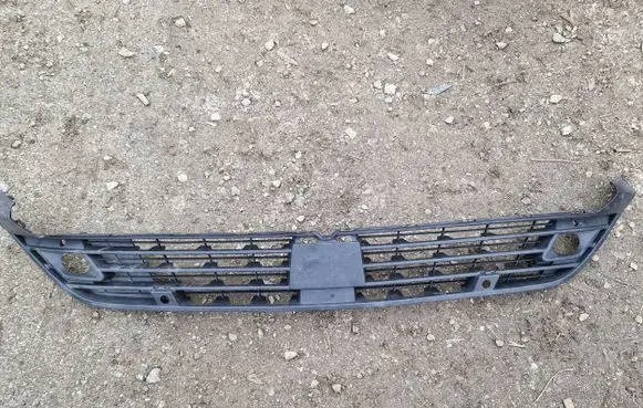 Opel Astra L Front bumper lower grill 9839967580