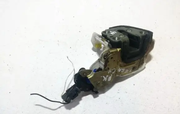Subaru Legacy Front door lock