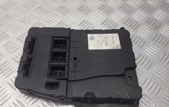 Renault Megane II High voltage junction box 8200724370