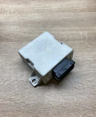 Toyota Avensis T250 Window wiper relay 150696