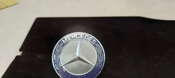 Mercedes-Benz C W204 Manufacturer badge logo/emblem A2048170616 2048170616