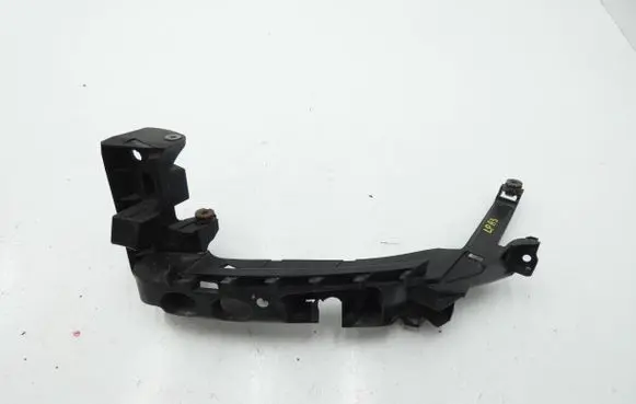 Audi A3 S3 8P Headlight/headlamp mounting bracket 8P0805607