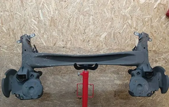 Peugeot 3008 II Rear beam 
