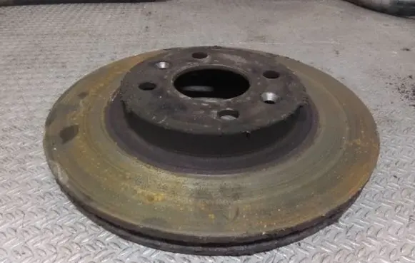 Renault Twingo II Front brake disc