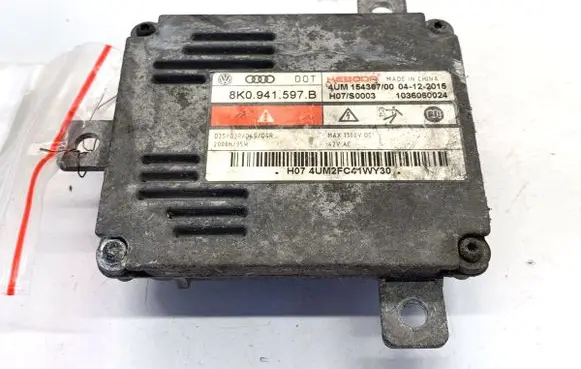 Audi A3 S3 8V Voltage converter/converter module 8K0941597B