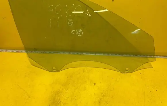 Audi A3 S3 8P Front door window glass four-door E143R001025