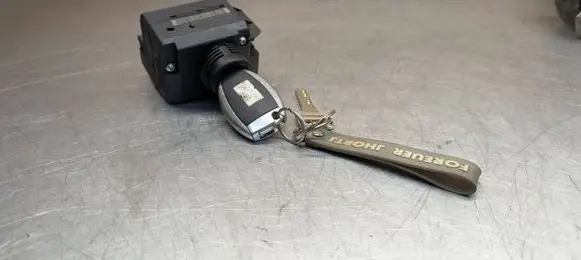 Mercedes-Benz C W203 Ignition lock 2095450508 33002404 33002403