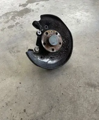 Rear wheel hub