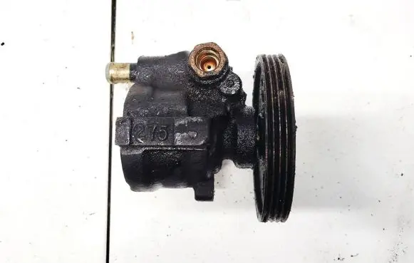 Renault Kangoo I Power steering pump 7700869942d 26025012