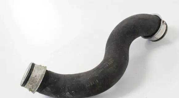 Mercedes-Benz C W204 Engine coolant pipe/hose A2045011682