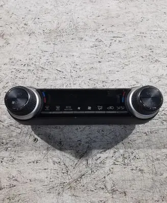 Toyota RAV 4 (XA50) Climate control unit 5590042021 5590621 9046332