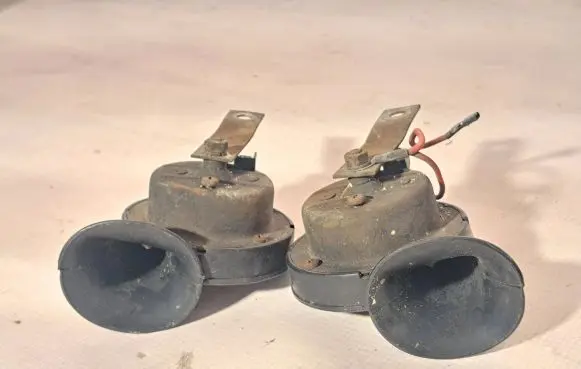 Toyota Corolla Verso E121 Horn signal 43329E3