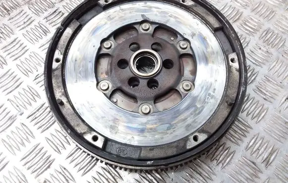 Volkswagen PASSAT B5 Dual mass flywheel 058105266H