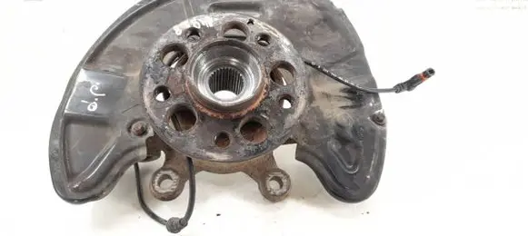 Mercedes-Benz GLK (X204) Front wheel hub 2043323001 2213370245