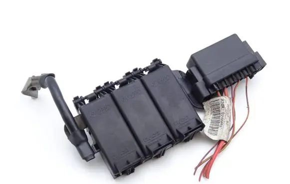 Volkswagen Polo IV 9N3 Fuse module 5Z0937548C