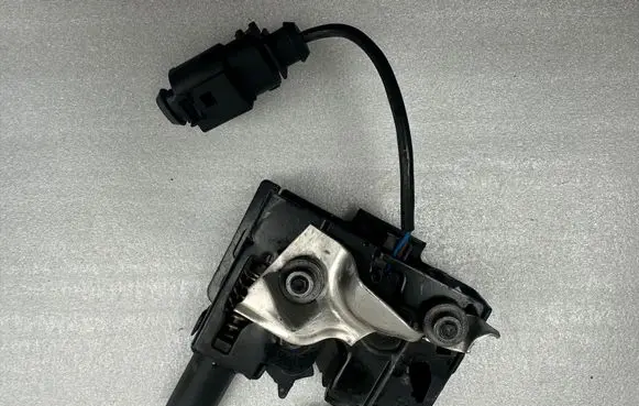 Audi A4 S4 B9 Engine bonnet/hood lock/catch 8W0823509B 8W0823509