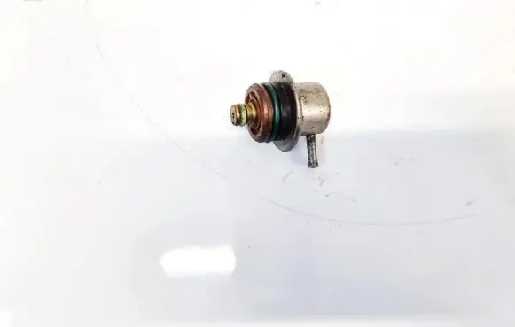 Audi A4 S4 B6 8E 8H Fuel pressure sensor 0280160575 078133534c