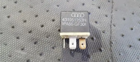 Volkswagen PASSAT B5 Other relay 431951253H