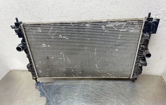 Opel Astra J Coolant radiator 13267662 1391B