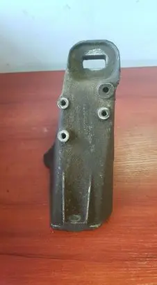 Audi A4 S4 B5 8D Engine mounting bracket 0139307
