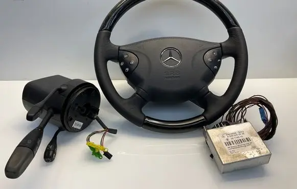 Mercedes-Benz E W211 Steering wheel A0295452932 05115010 0295452932