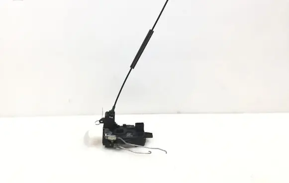 Opel Zafira B Front door lock 13210748