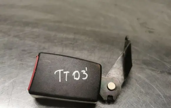 Audi TT Mk1 Rear seatbelt buckle 8N885774001C