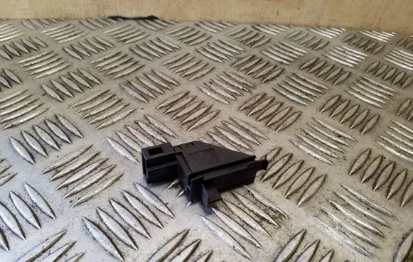 Volkswagen Eos Other switches/knobs/shifts 1K0947561
