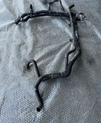 Volkswagen Touareg II Engine coolant pipe/hose 7P0121070AB 7P6122109B 7P0122101E
