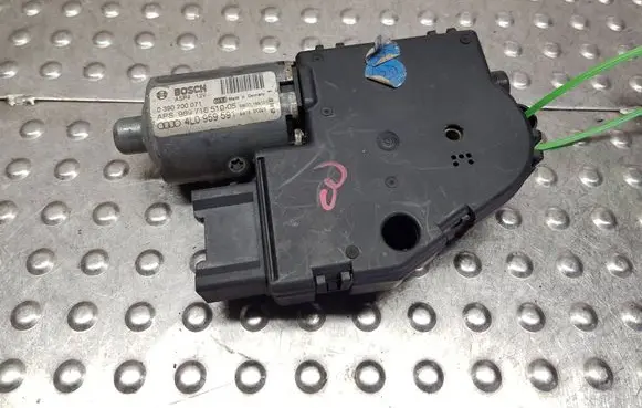 Audi Q7 4L Sunroof motor/actuator S27698998 4L0959591