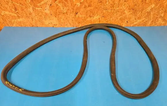 Opel Mokka Front door rubber seal 94550160