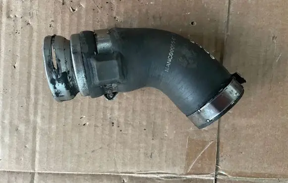 Renault Master III Turbo air intake inlet pipe/hose 144602717R