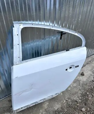 Renault Fluence Rear door 822790010R