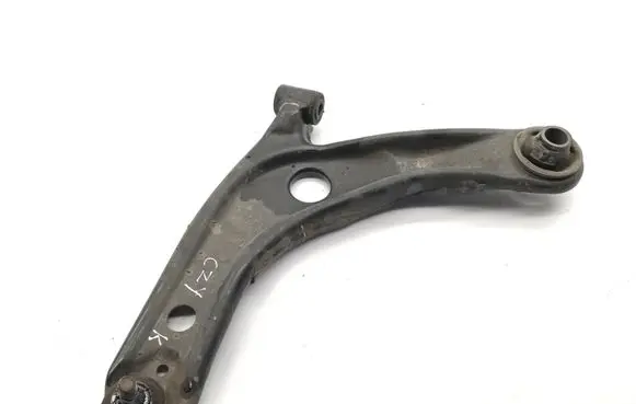 Toyota Yaris Front lower control arm/wishbone