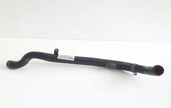Volkswagen Touareg I Engine coolant pipe/hose 7L6121070AB