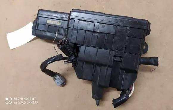 Toyota Avensis T220 Fuse module