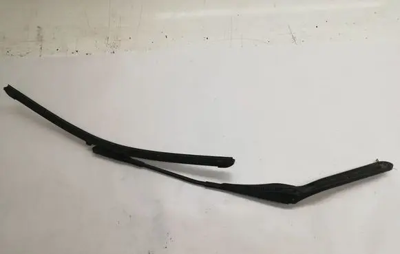 Windshield/front glass wiper blade