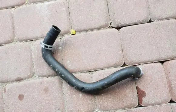 Intake resonator