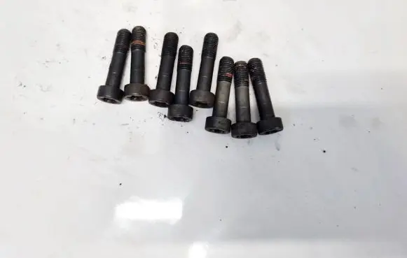 Toyota Avensis T270 Nuts/bolts 