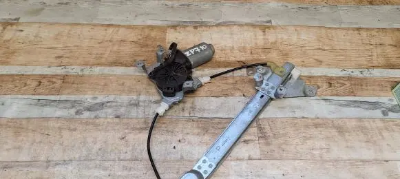 Nissan Qashqai Rear door window regulator with motor 402190A