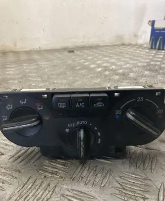 Subaru Impreza II Climate control unit 3B60234700