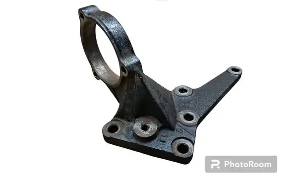 Nissan X-Trail T30 Driveshaft support bearing bracket 