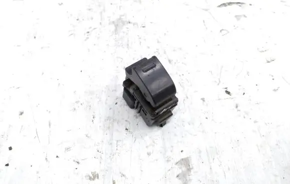 Toyota Hilux (AN10, AN20, AN30) Electric window control switch