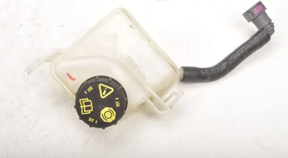 Ford Focus Brake fluid reservoir JX61-2N147-AC