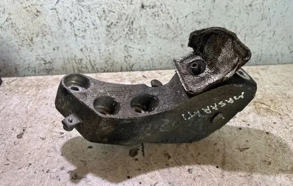 Maserati Ghibli Engine mounting bracket