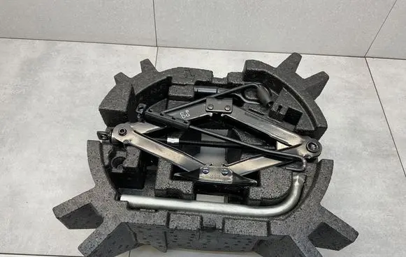 Volkswagen PASSAT B8 Lift Jack 3Q0011031A