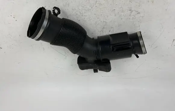 Audi A6 S6 C7 4G Air intake duct part 06E129629Q
