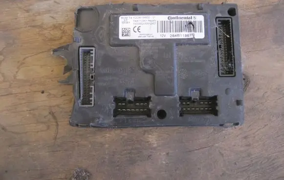 Renault Captur Central body control module 284B11867R