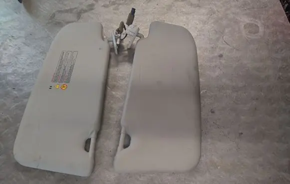 Nissan Qashqai+2 Sun visor