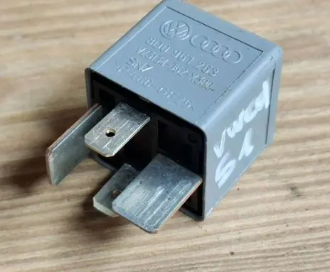 Volkswagen Caddy Other relay 8D0951253 PA66GF25 V23134J52X300
